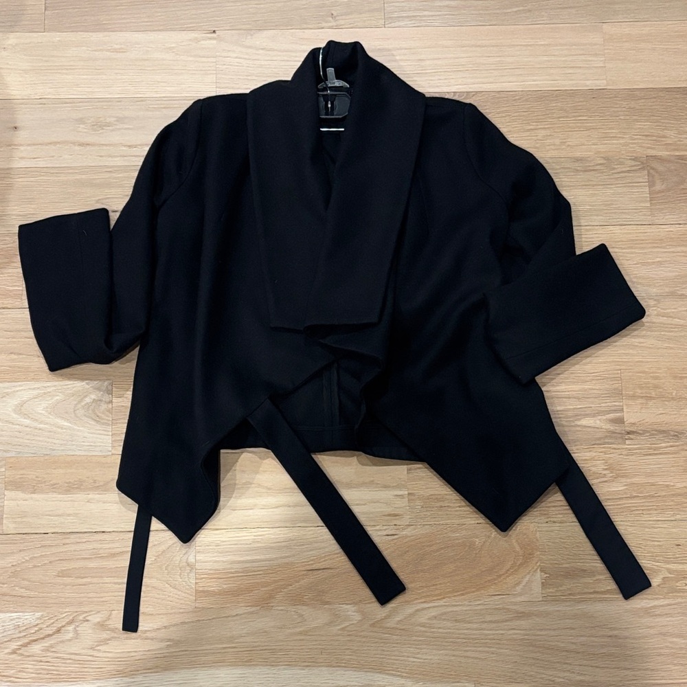 MaxMara Elegant Black wrap jacket